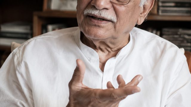 Exploring the Artistic Depth of Gulzar's Poetic Realism in Cinema